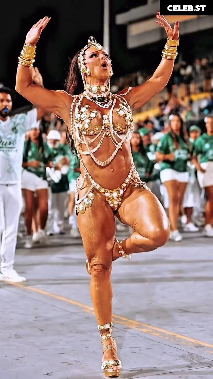 Viviane Araujo Image 23593721