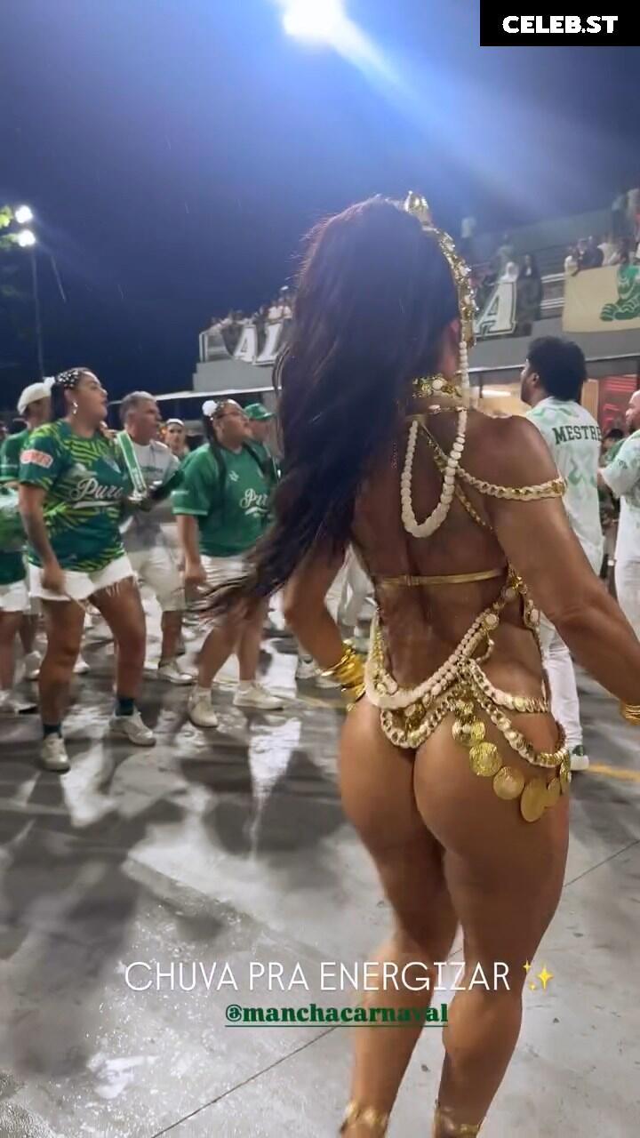Viviane Araujo Image 23593725