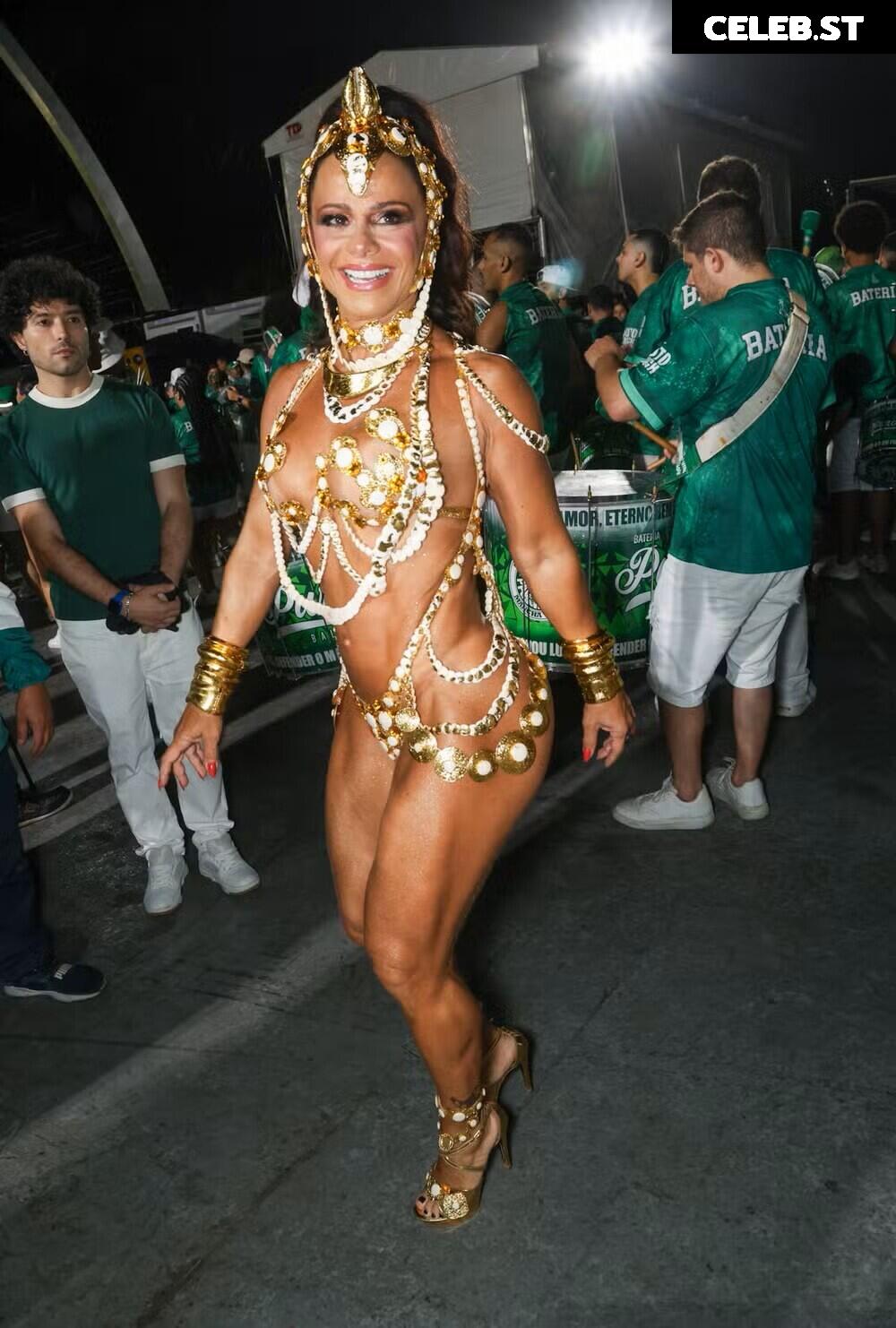 Viviane Araujo Image 23593703