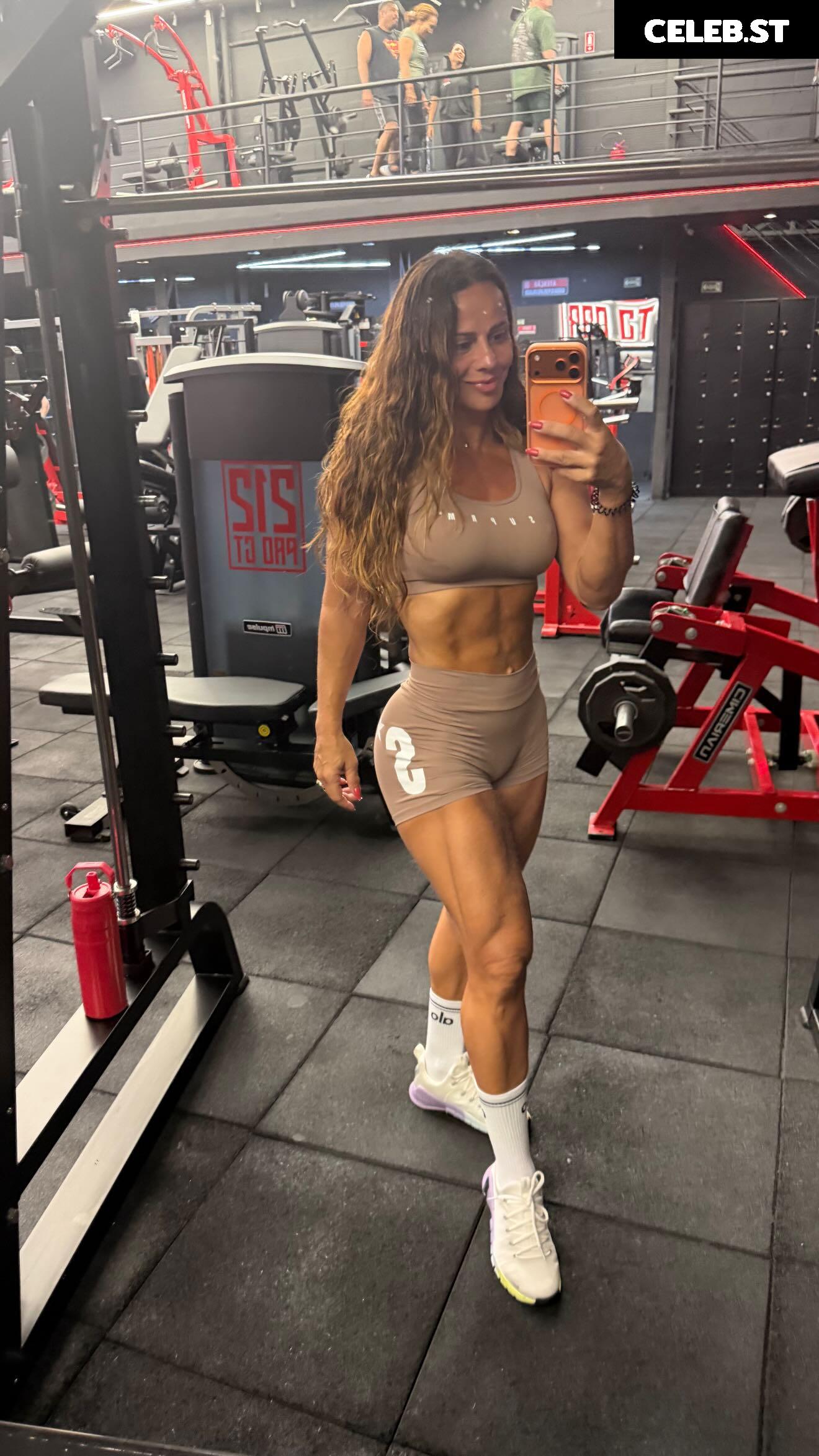 Viviane Araujo Image 23593693