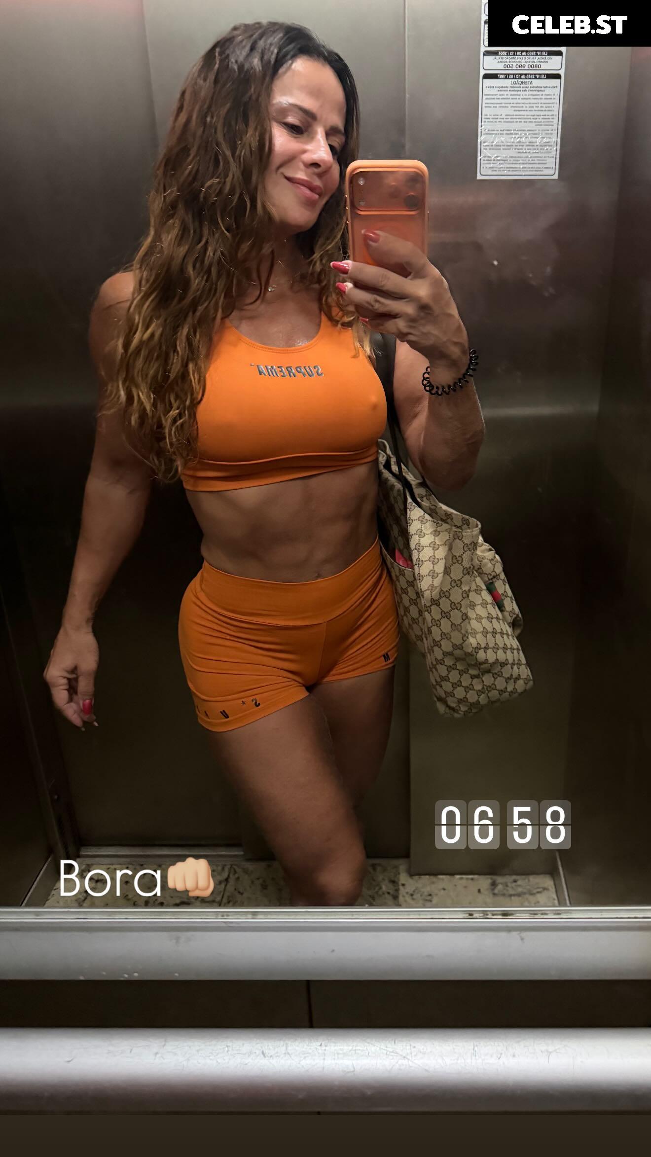 Viviane Araujo Image 23593647