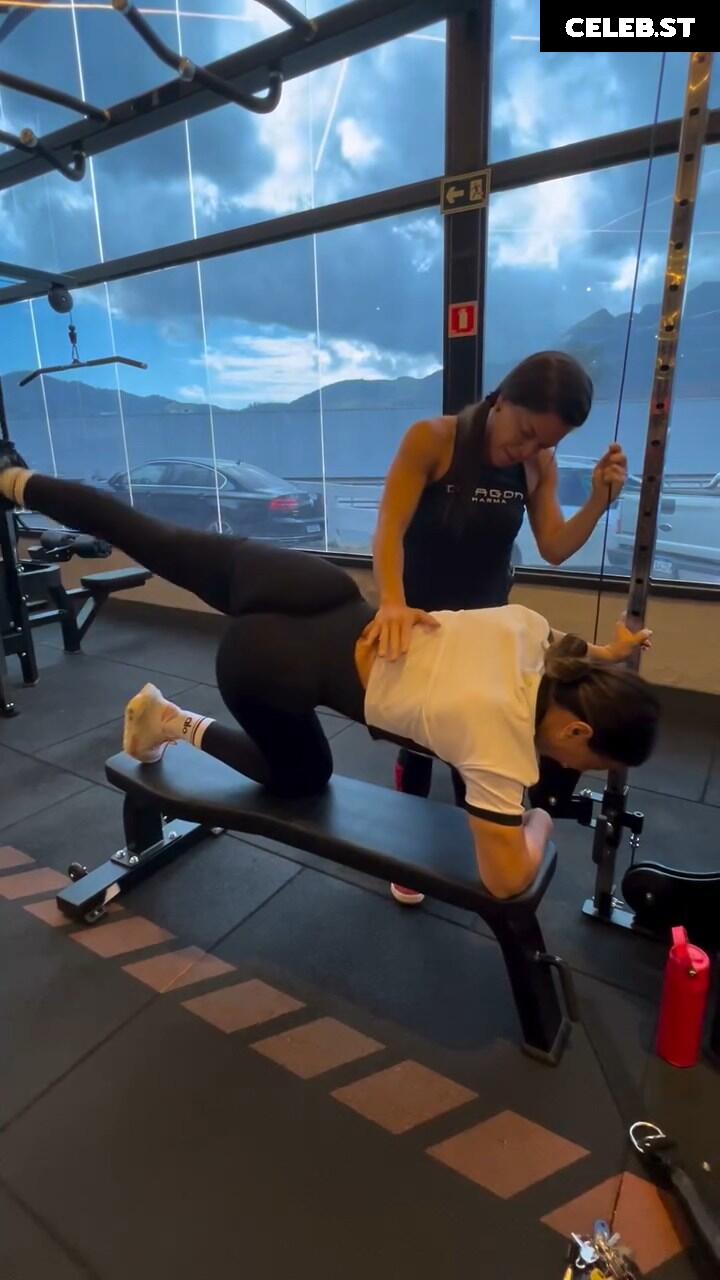 Viviane Araujo Image 23593338