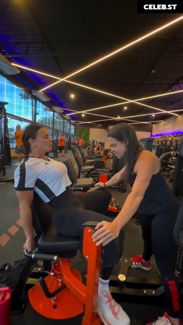 Viviane Araujo Image 23593346