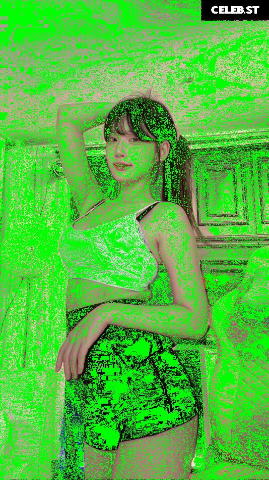 yule_.0.03 Image 23599929
