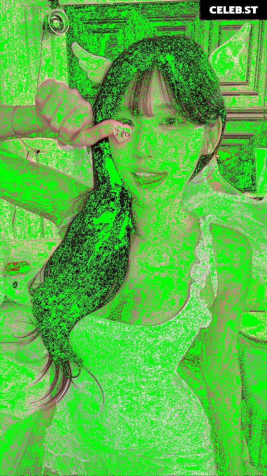 yule_.0.03 Image 23599809