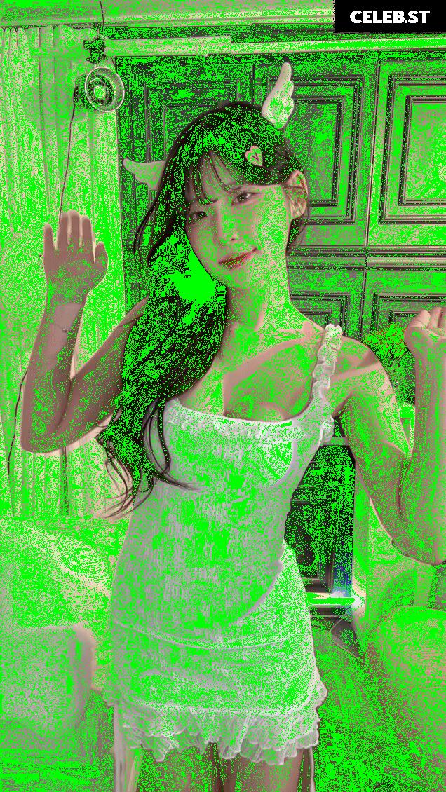 yule_.0.03 Image 23599846