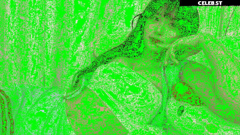 yule_.0.03 Image 23599594