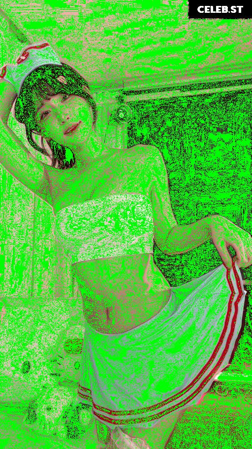 yule_.0.03 Image 23599560