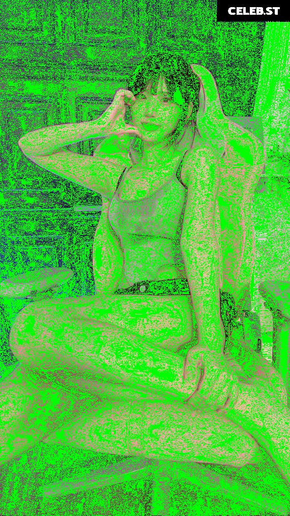 yule_.0.03 Image 23599545