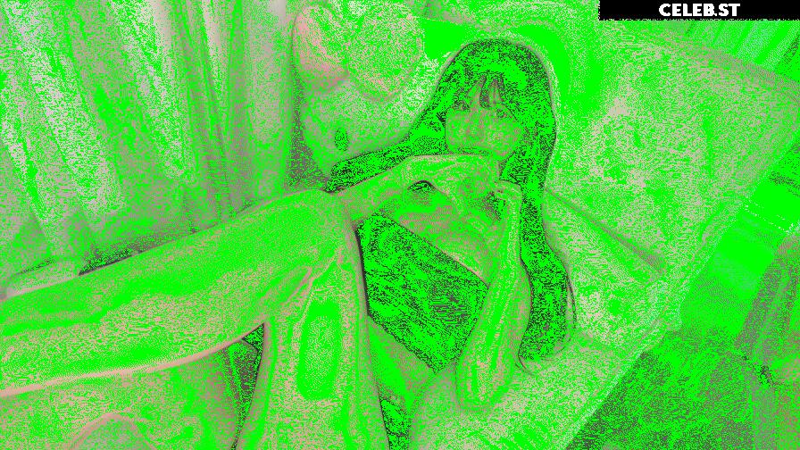 yule_.0.03 Image 23599421