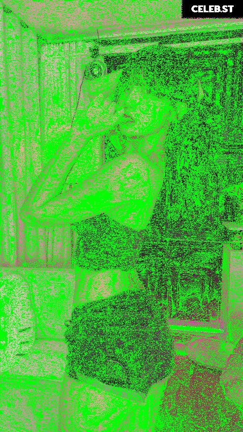yule_.0.03 Image 23599434