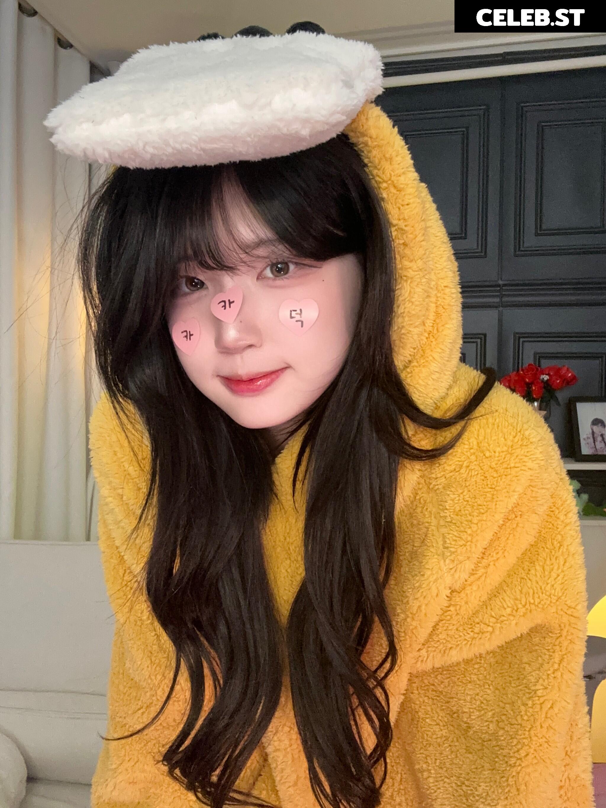 yule_.0.03 Image 23599463