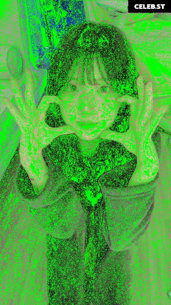 yule_.0.03 Image 23599473