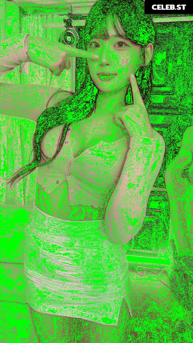 yule_.0.03 Image 23599712
