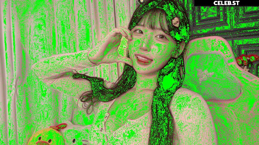 yule_.0.03 Image 23599730