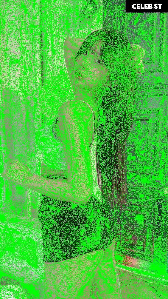 yule_.0.03 Image 23599767