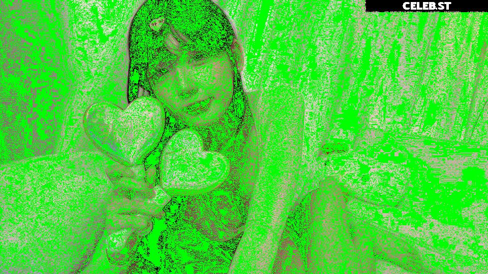 yule_.0.03 Image 23599748