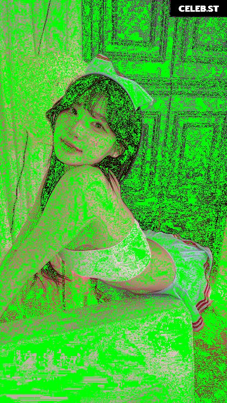yule_.0.03 Image 23599609