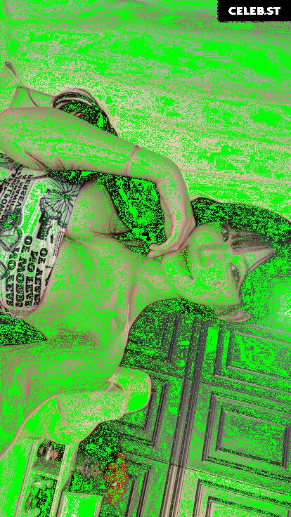 yule_.0.03 Image 23599640