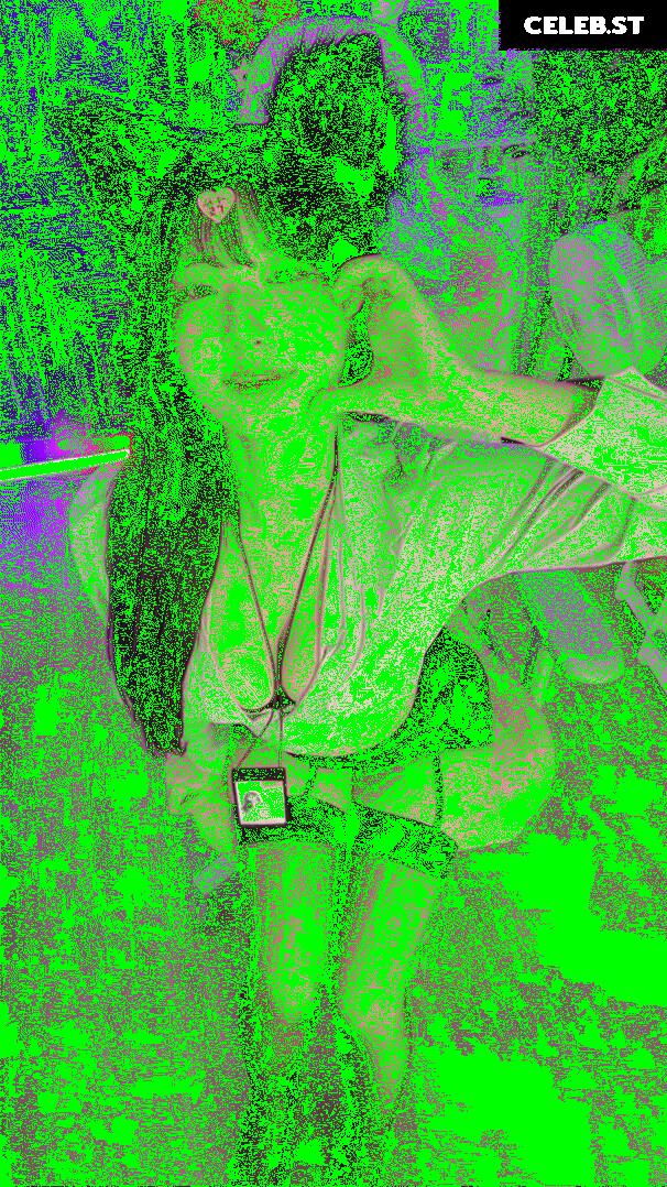 yule_.0.03 Image 23599323