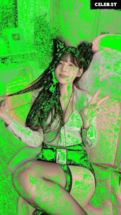yule_.0.03 Image 23599312