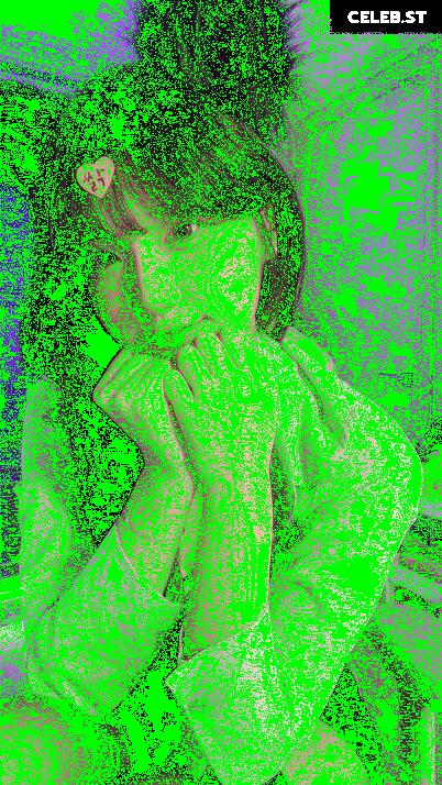 yule_.0.03 Image 23599316