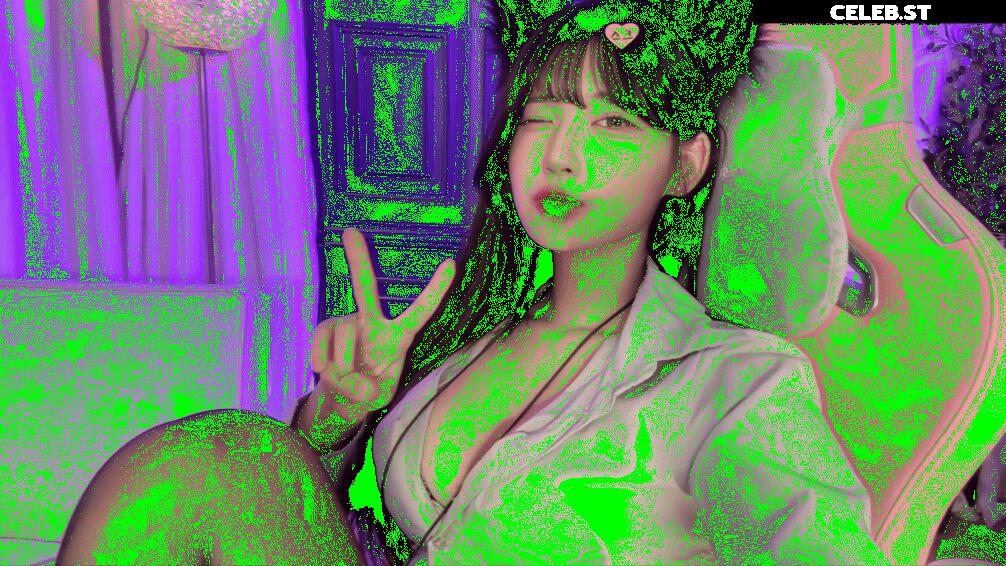 yule_.0.03 Image 23599228
