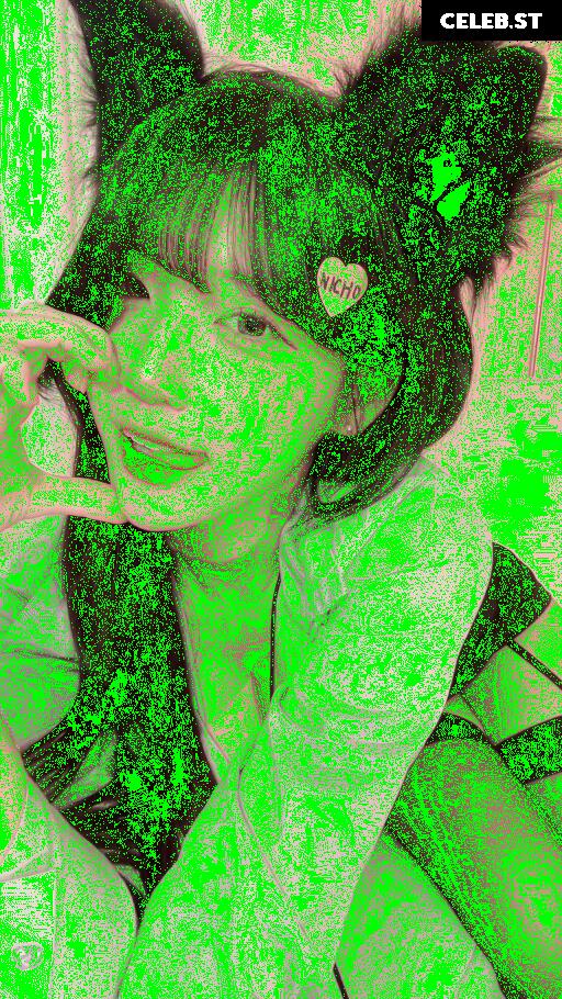 yule_.0.03 Image 23599262