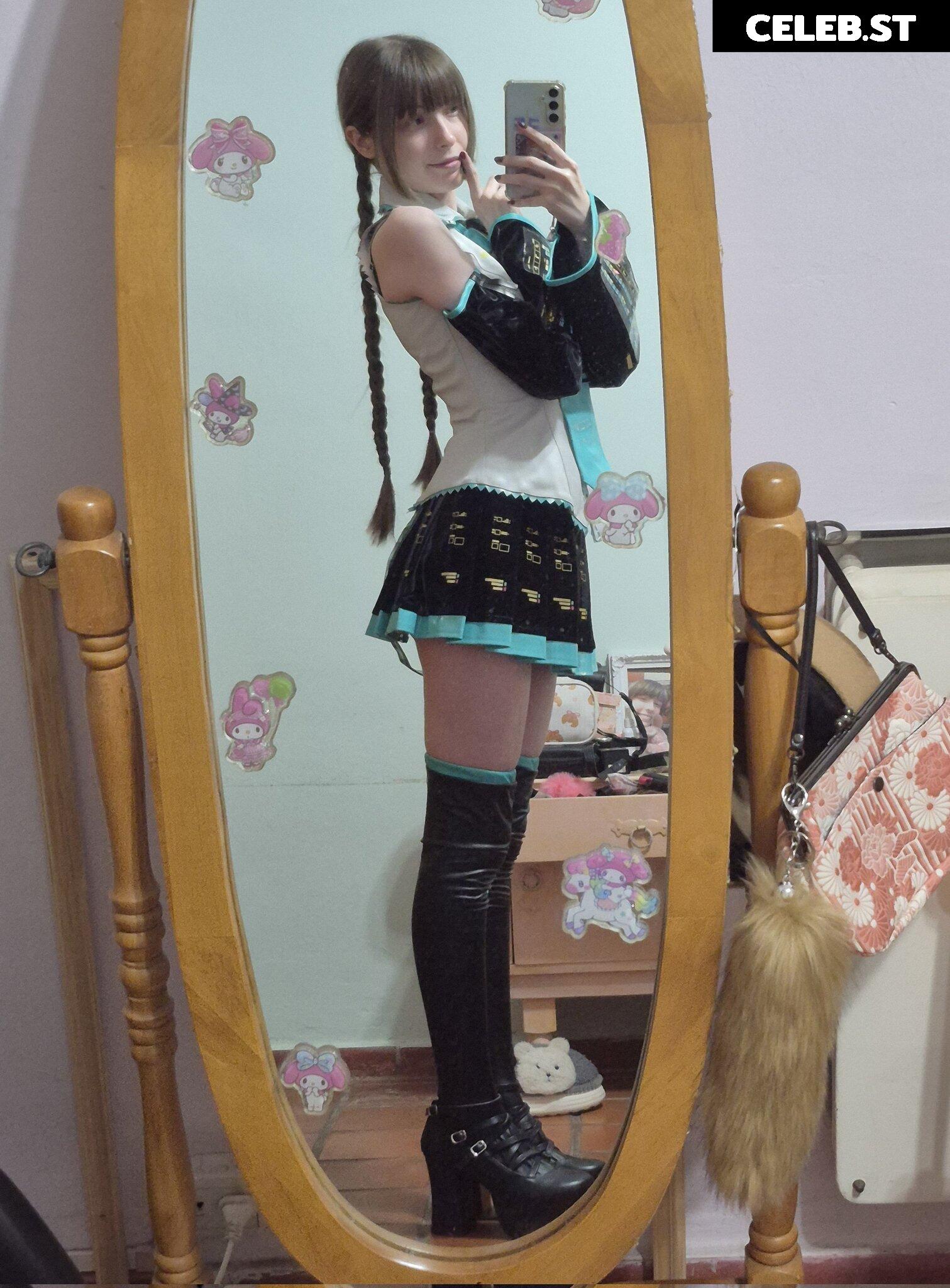 Kiki Glitter Cosplay Image 23461999