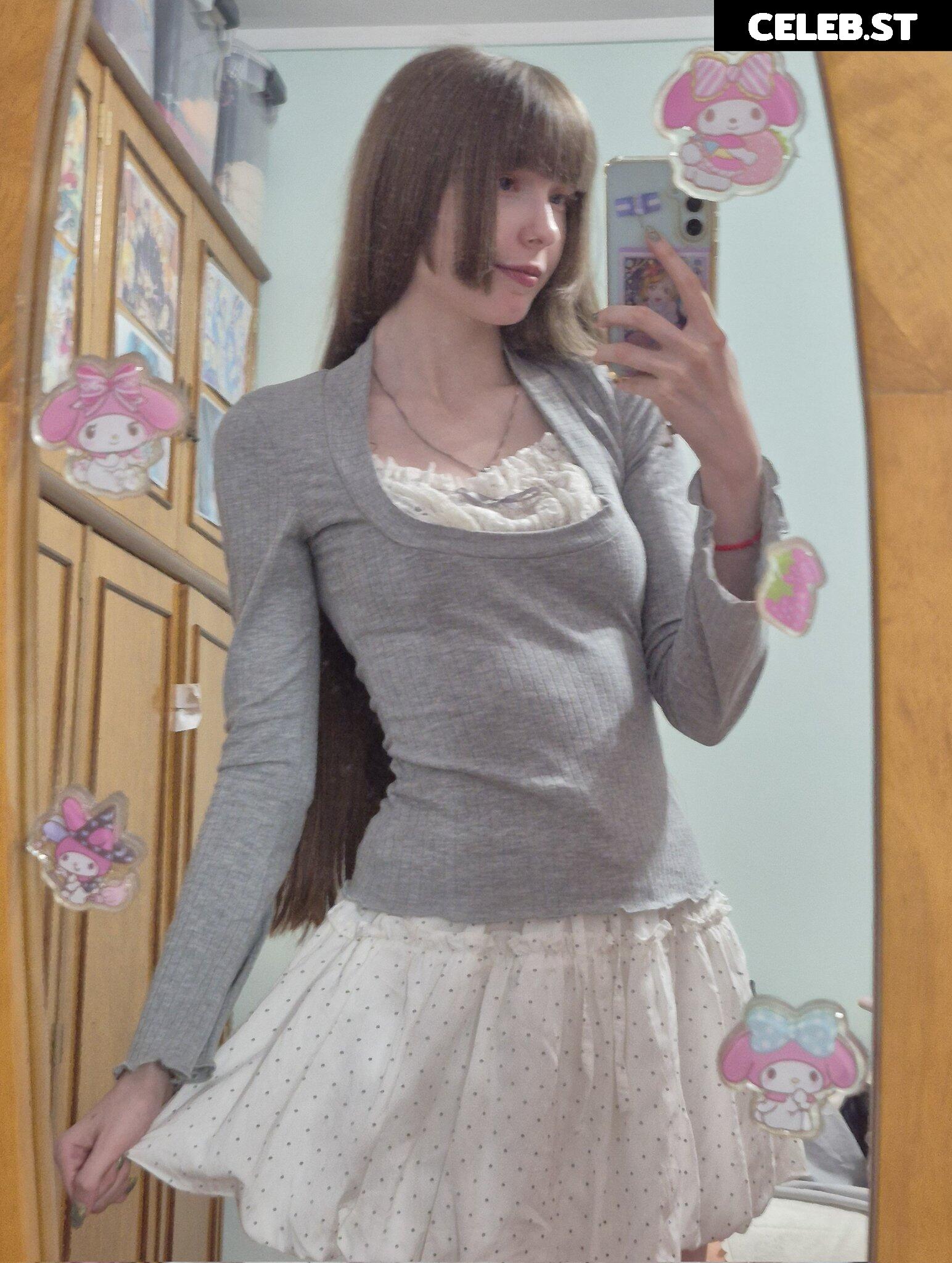 Kiki Glitter Cosplay Image 23461980