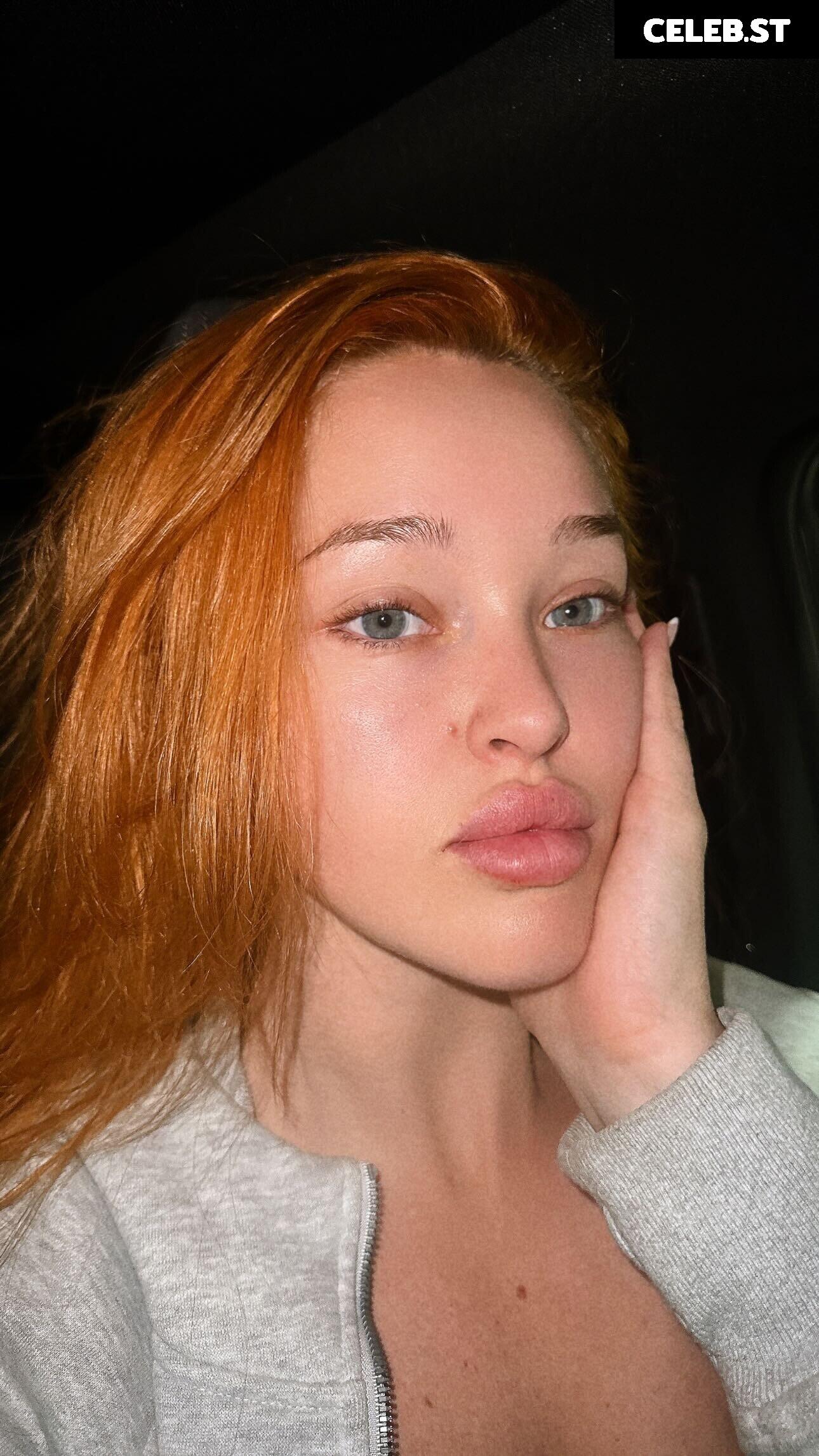 Elley Duhé Image 23463137