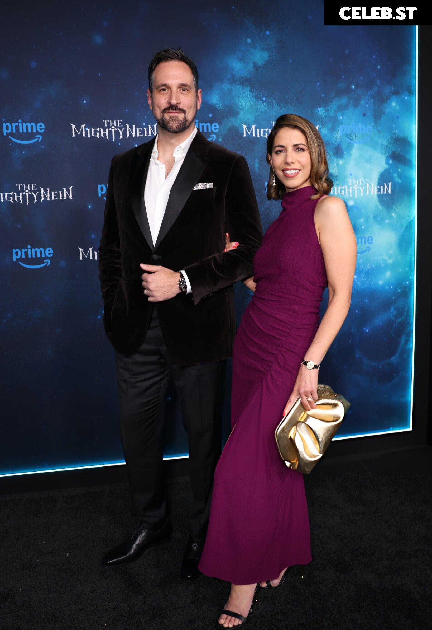 Laura Bailey Image 23463173