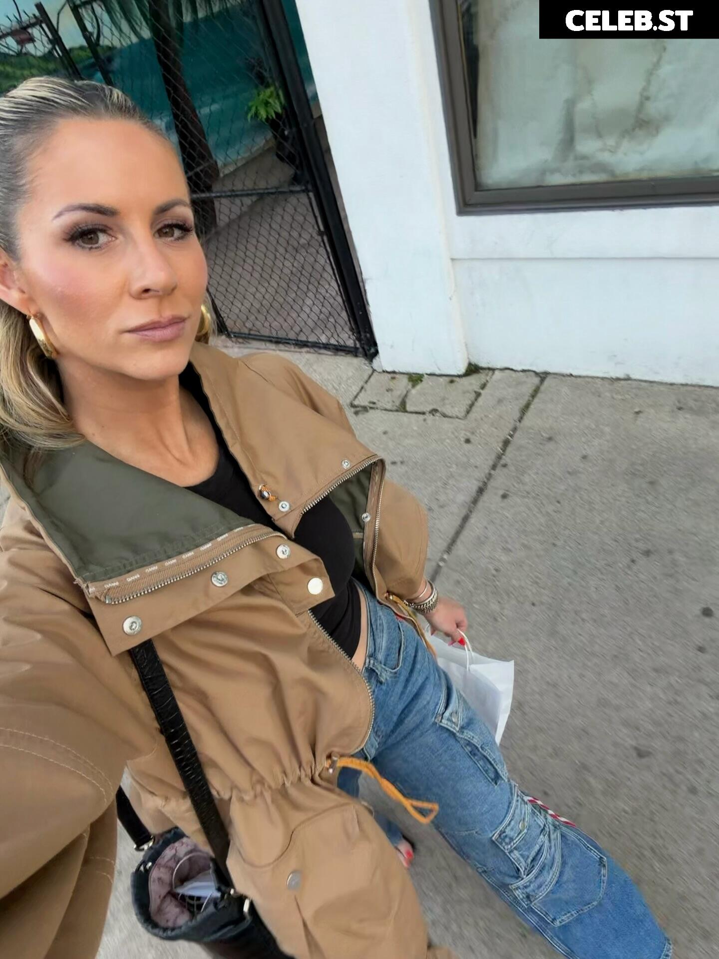 Laura Rutledge Image 23463355