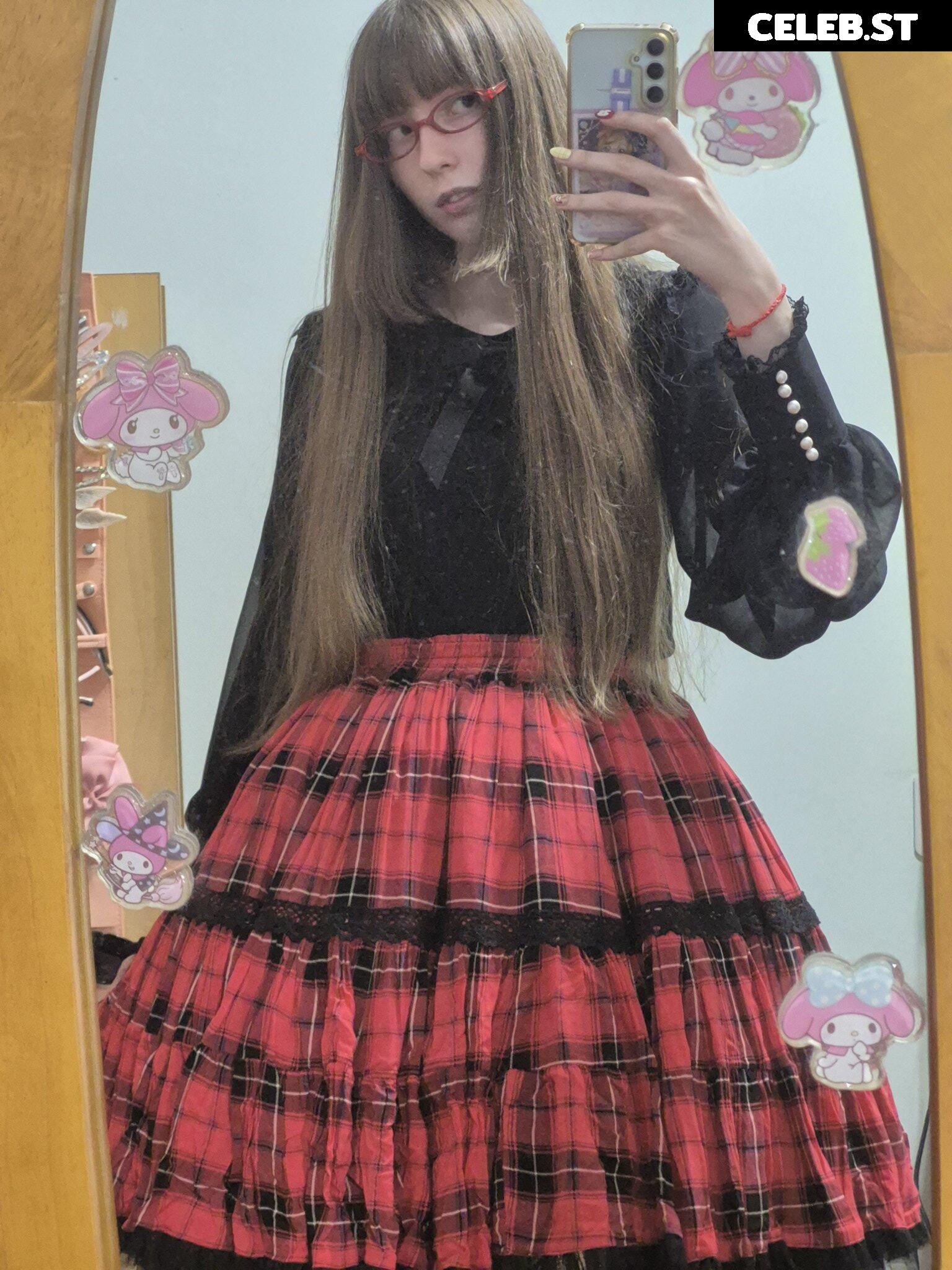 Kiki Glitter Cosplay Image 23462104