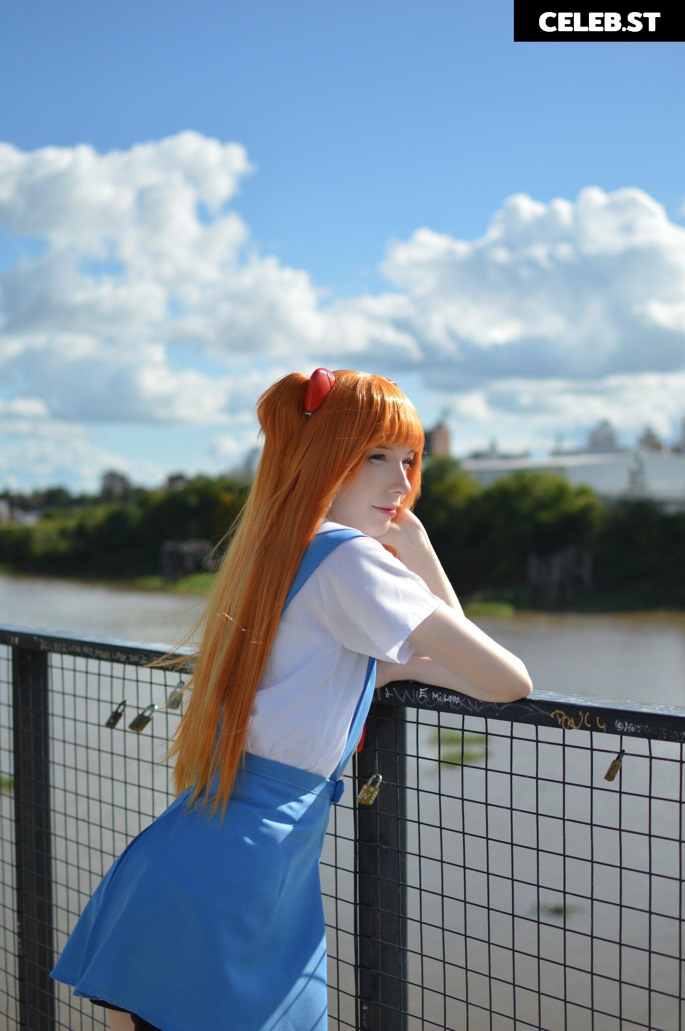 Kiki Glitter Cosplay Image 23462083