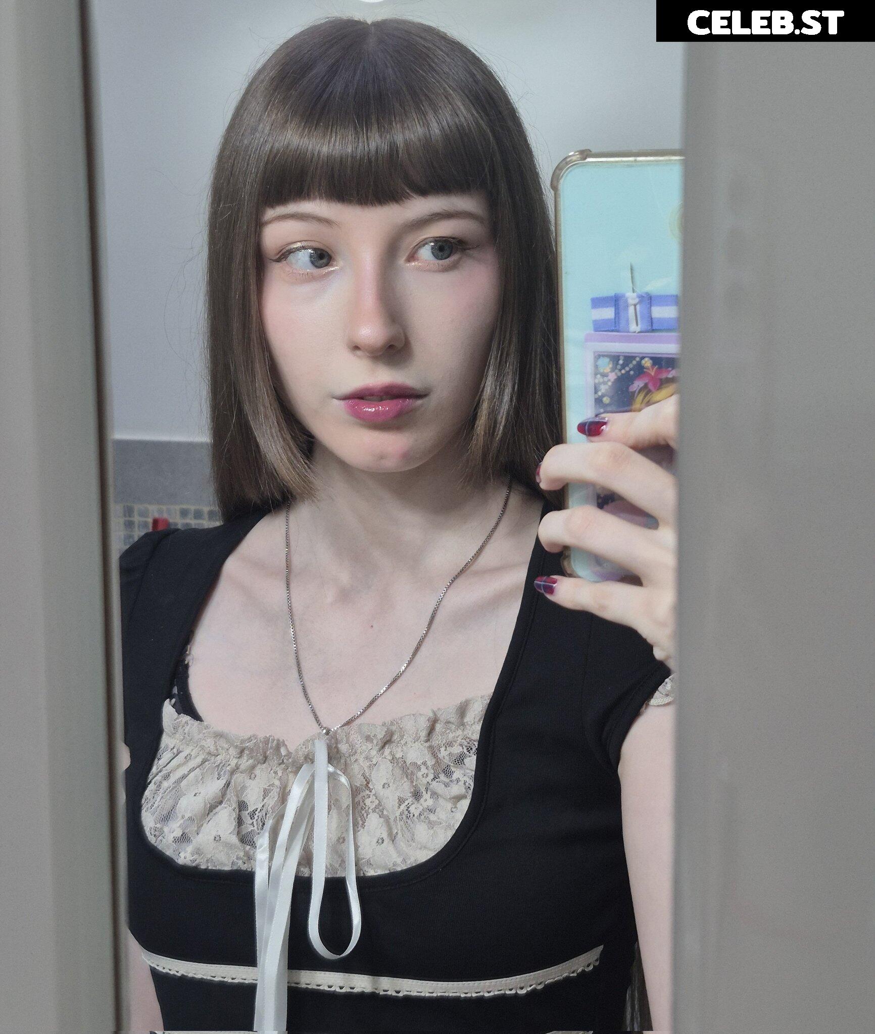 Kiki Glitter Cosplay Image 23462017