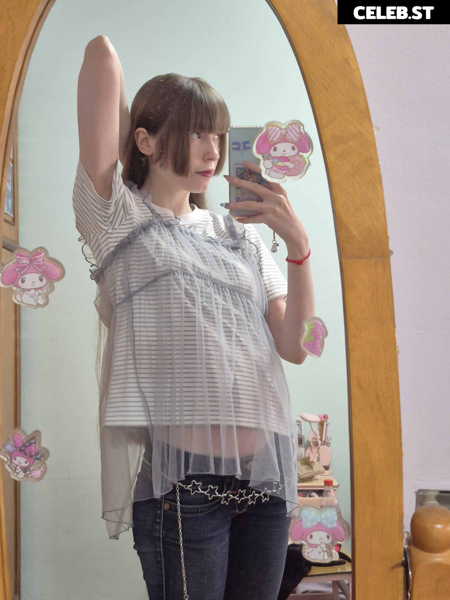 Kiki Glitter Cosplay Image 23462002