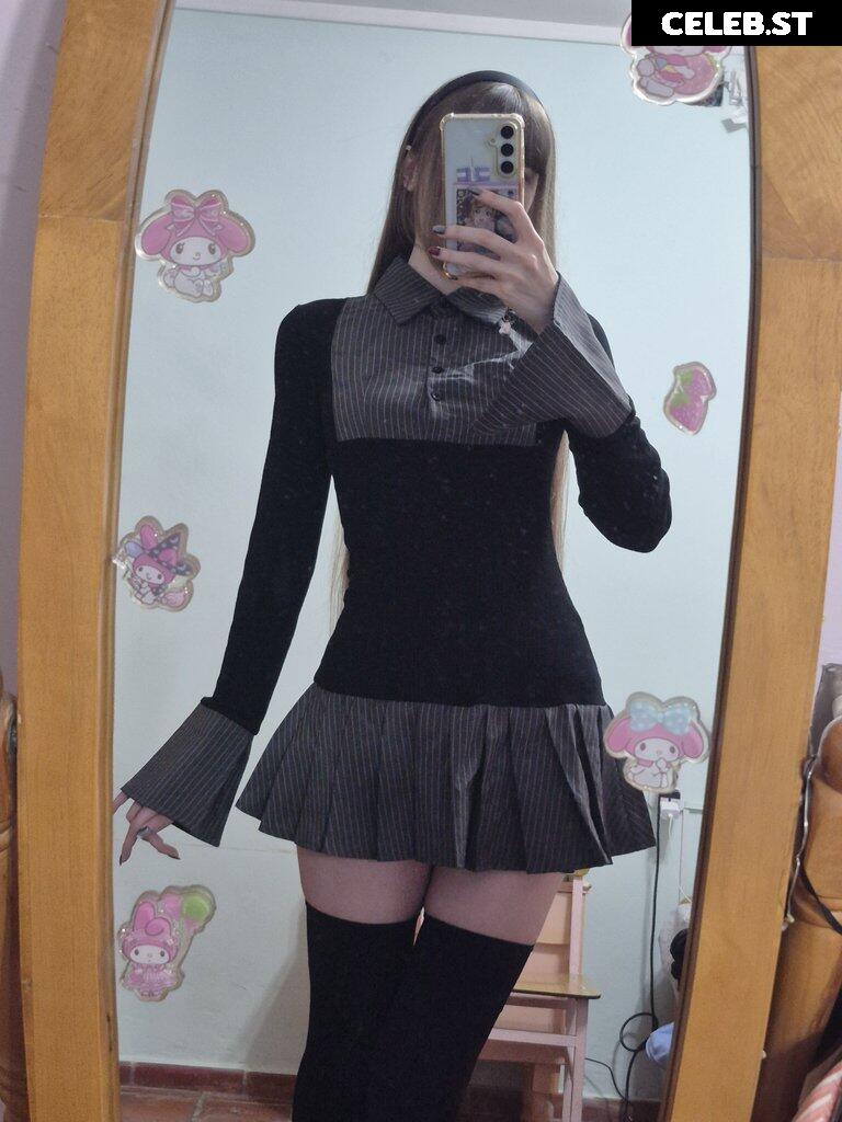 Kiki Glitter Cosplay Image 23462037