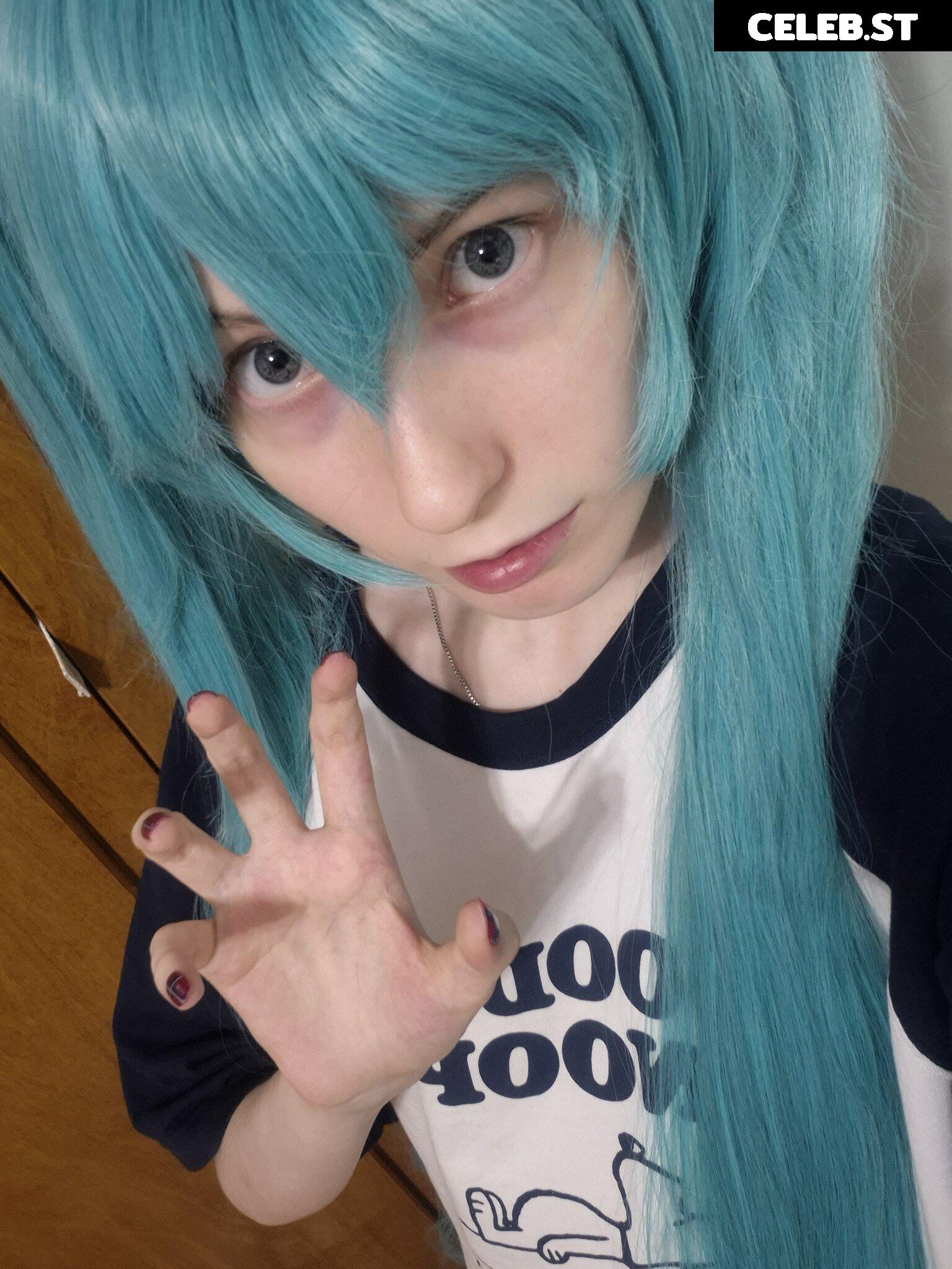 Kiki Glitter Cosplay Image 23462038