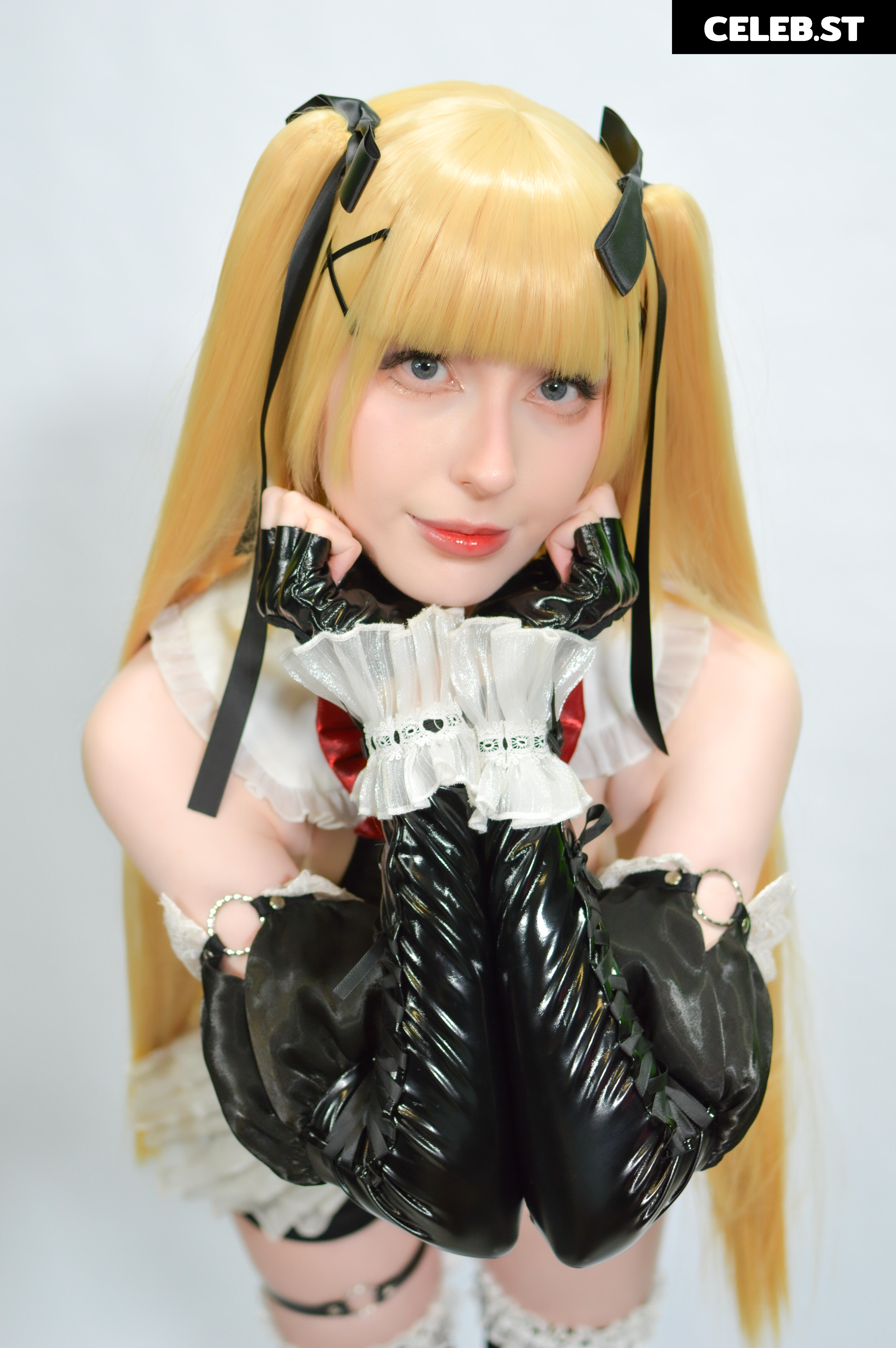 Kiki Glitter Cosplay Image 23462050