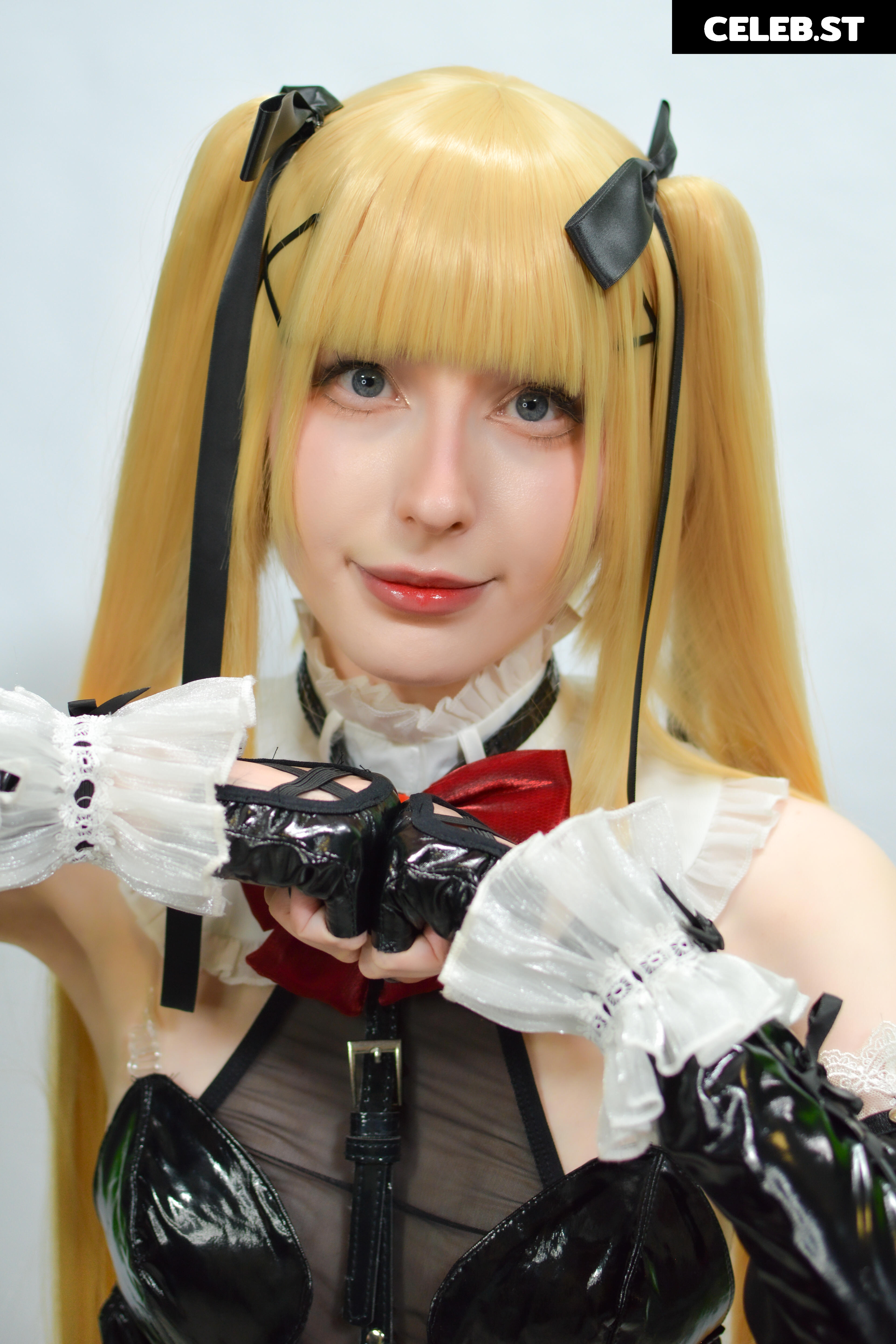 Kiki Glitter Cosplay Image 23462042