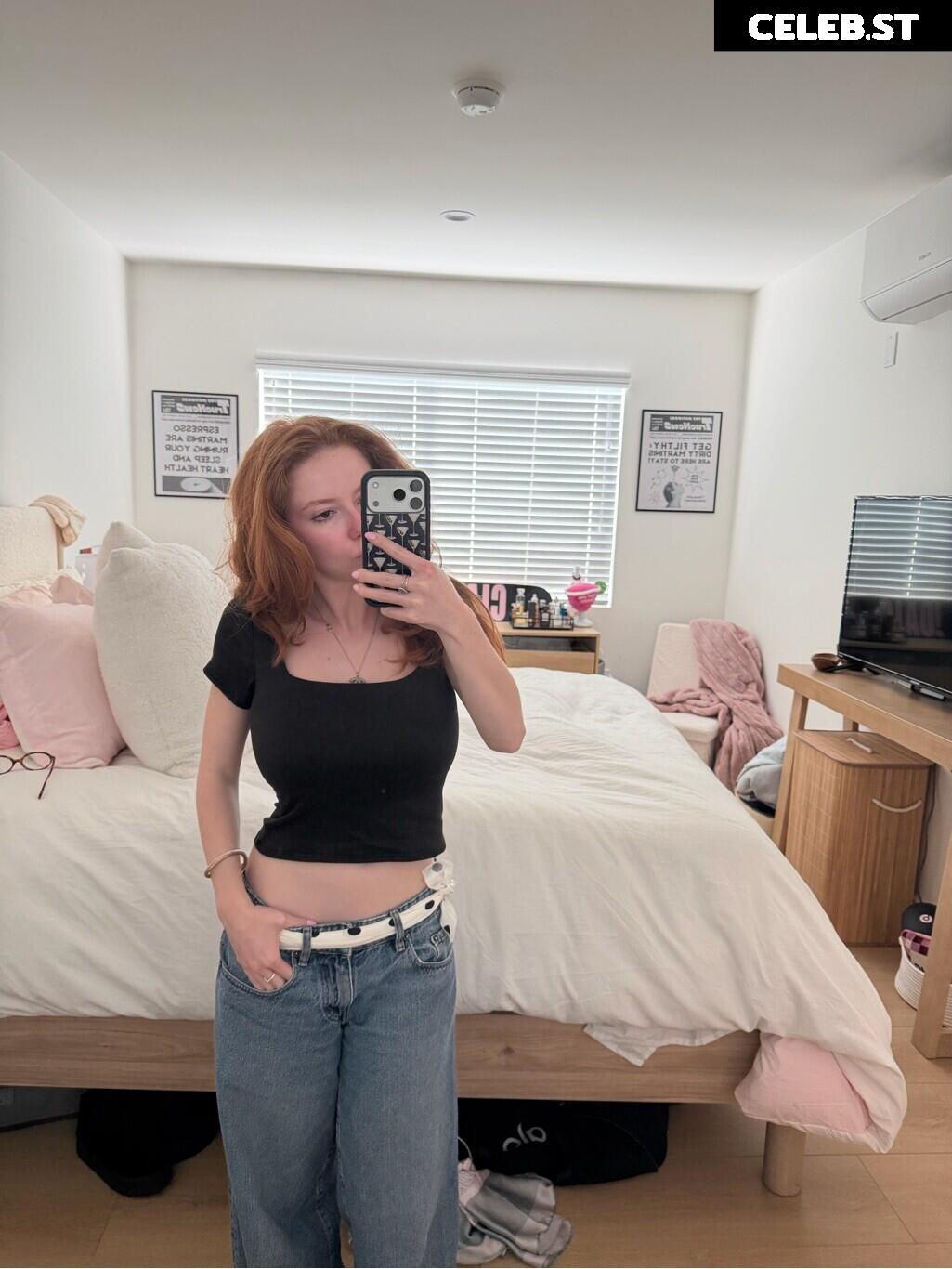 Francesca Capaldi (18) Image 23474596