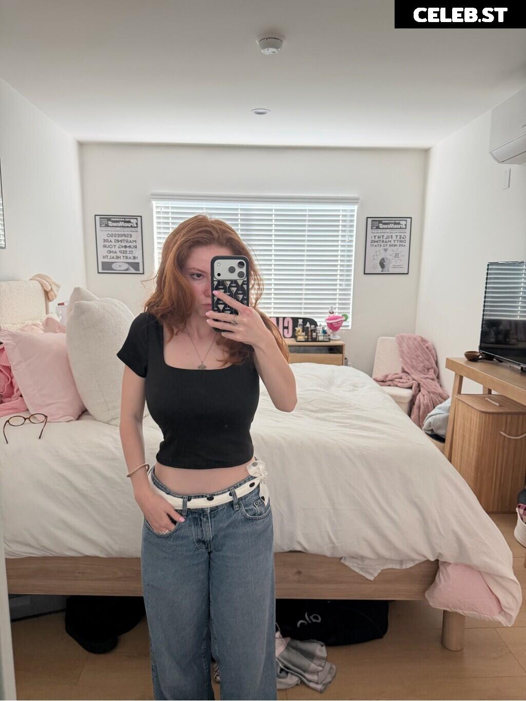 Francesca Capaldi (18) Image 23474598