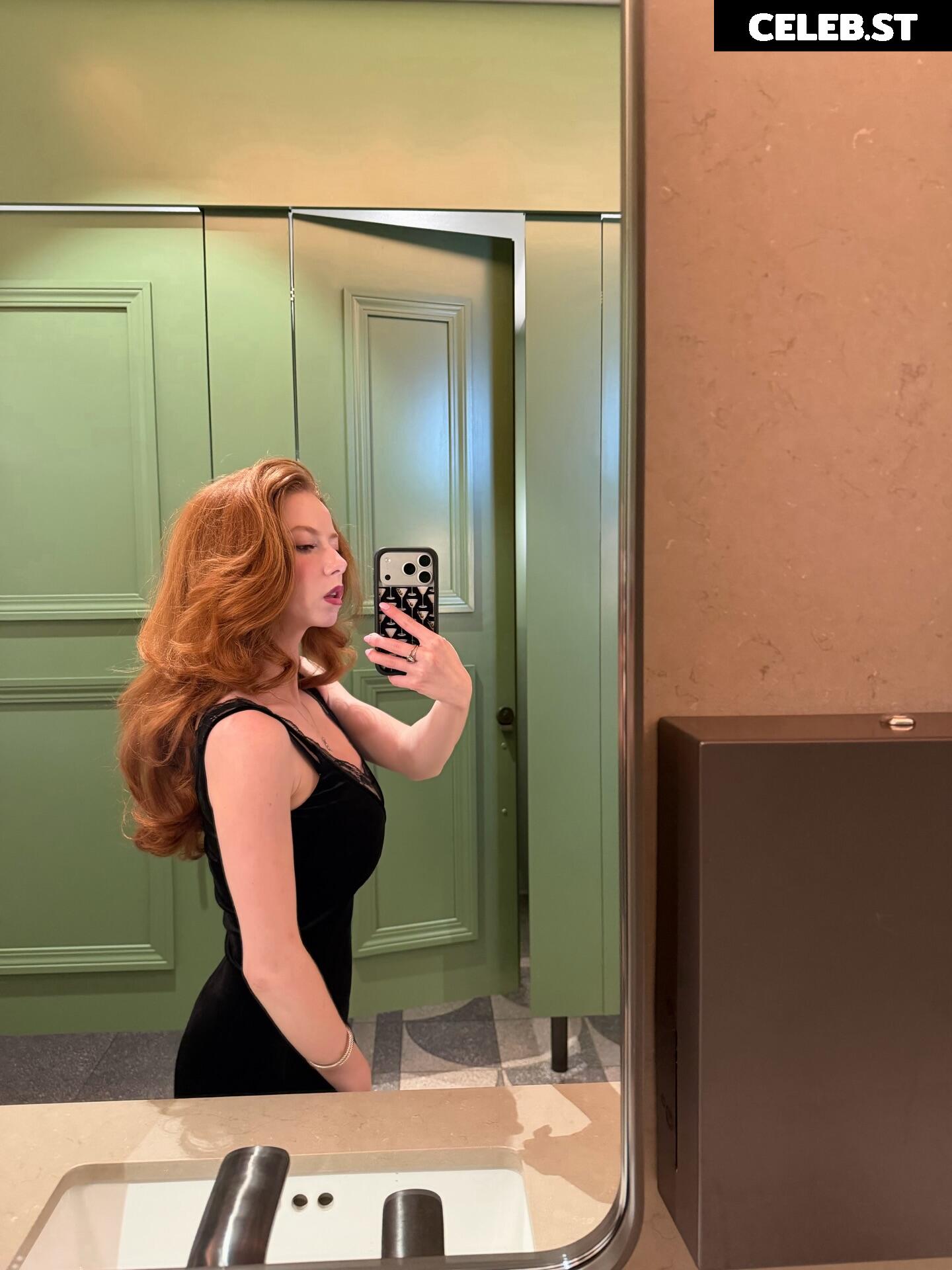 Francesca Capaldi (18) Image 23474484