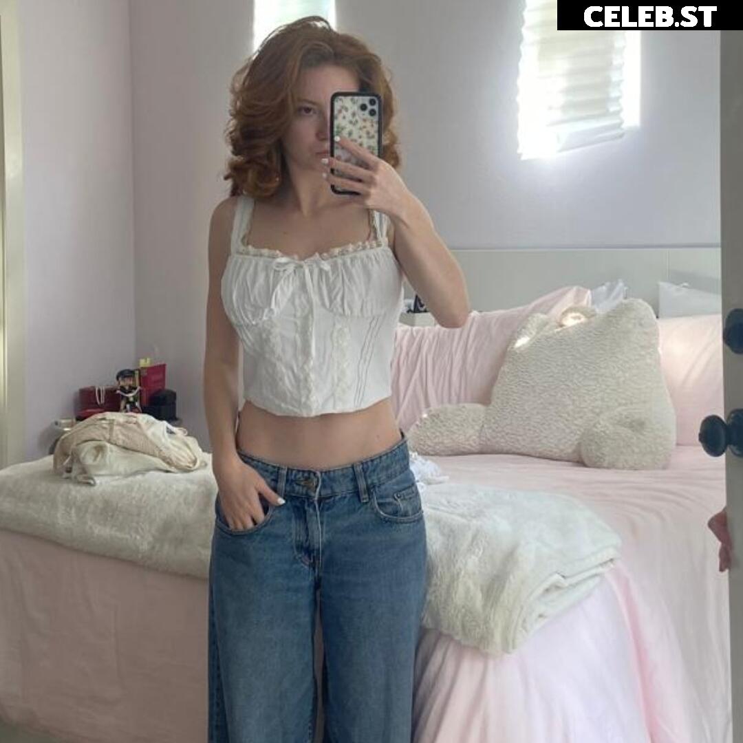 Francesca Capaldi (18) Image 23474422