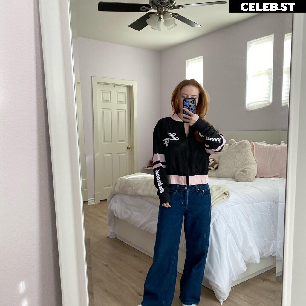 Francesca Capaldi (18) Image 23474429