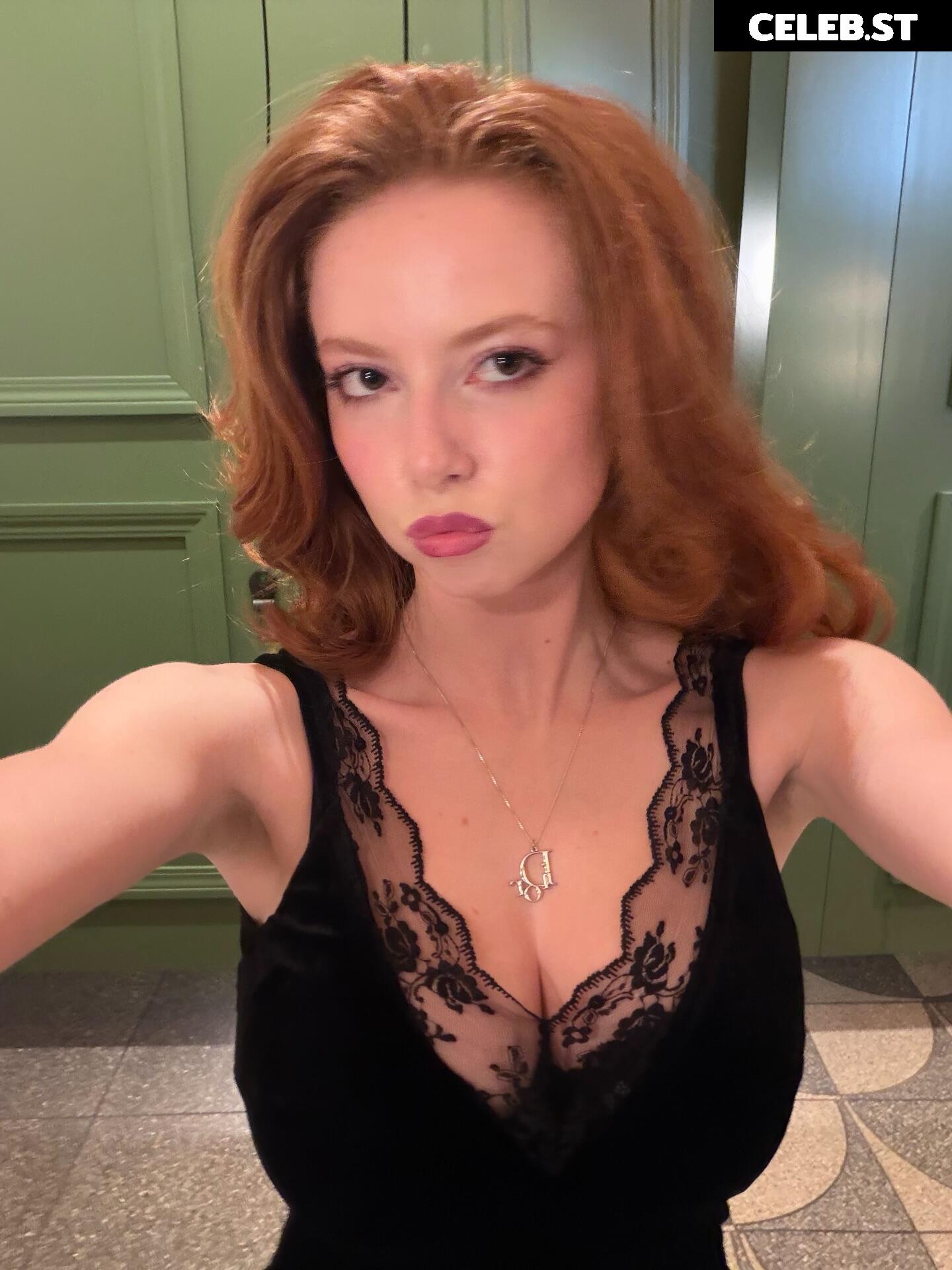 Francesca Capaldi (18) Image 23474479