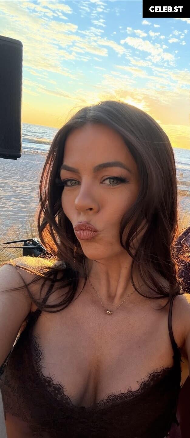 Jackie Redmond Image 23474788