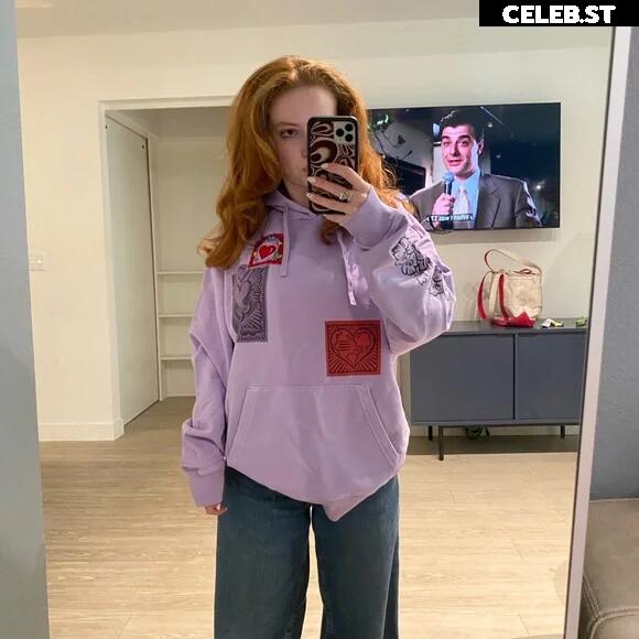 Francesca Capaldi (18) Image 23474351