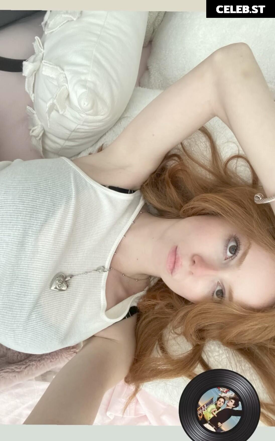 Francesca Capaldi (18) Image 23474283